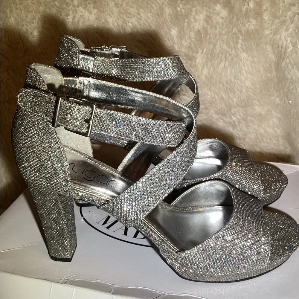Sugar silver sparkle pumps size 10 - Picture 3 of 7